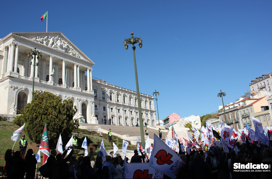 Greve/Professores: Paralisação e manifestação forçam cedências do Governo